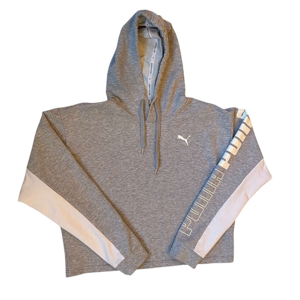 Women’s/Girls cropped grey Puma long-sleeved cropped hoodie Size M